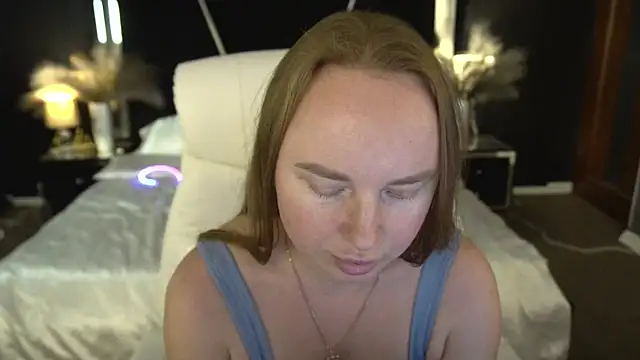 MiaRedFox's cam snapshot