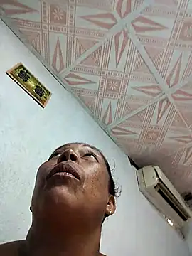 Naomi-Mature's cam snapshot