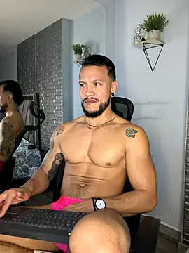 ARON_TAYLER01 live sex cam