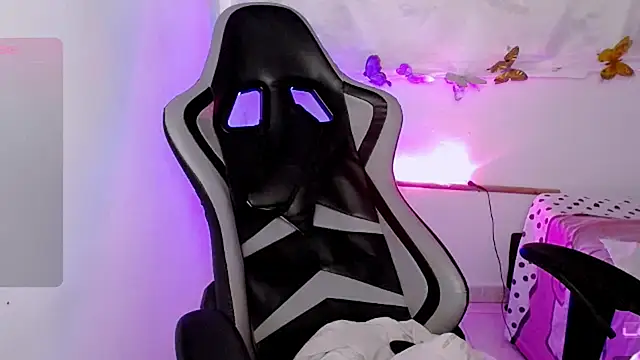 ninatiny's cam snapshot