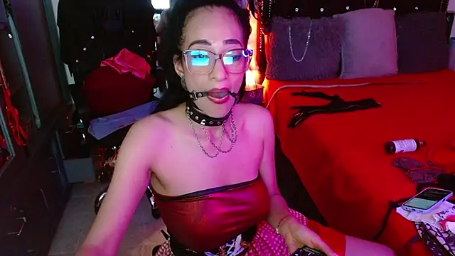 AmelieMartinez's cam snapshot