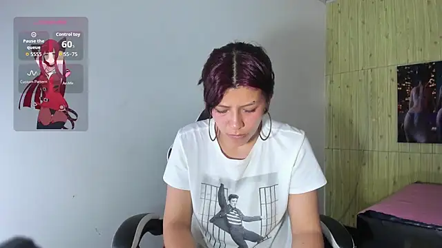 Raven_Rouge_'s cam snapshot