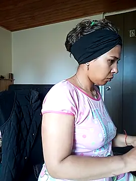 IVONNE_COLLINS33's cam snapshot