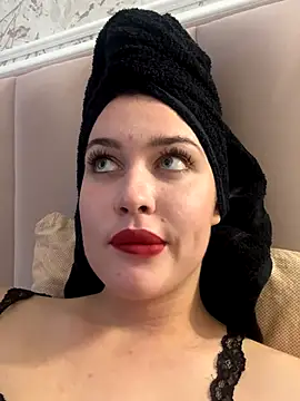 KikiWatson live sex cam