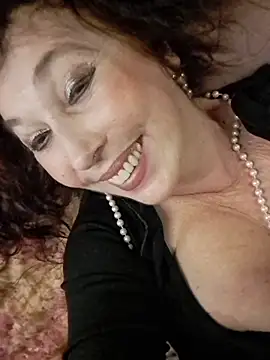 GypsyEsmeralda's cam snapshot