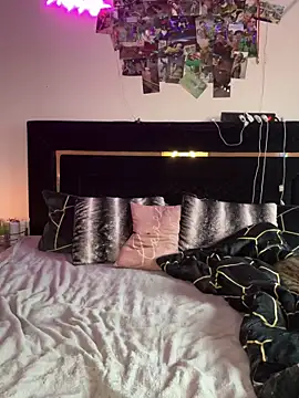 Fiebie_licios live sex cam