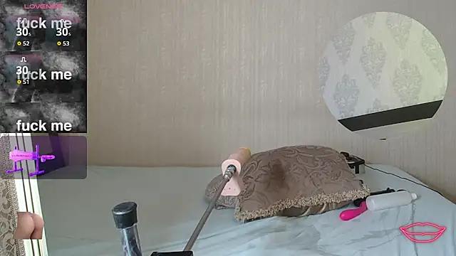 mom4you's cam snapshot