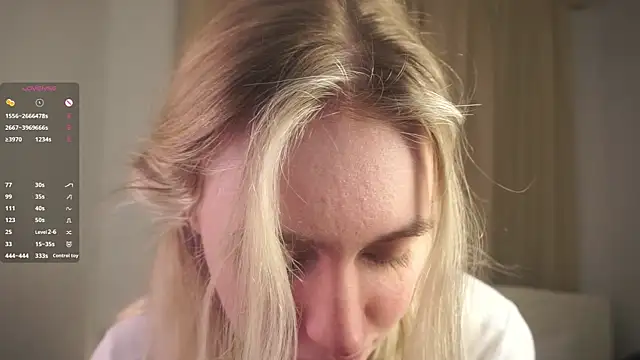 HoneyRay live sex cam