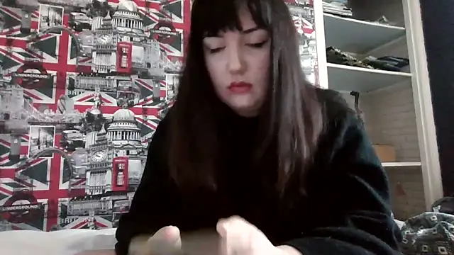 Lynylou live sex cam