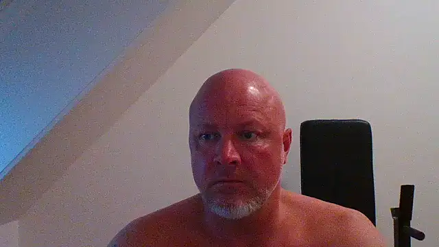 LuciferBigOne live sex cam