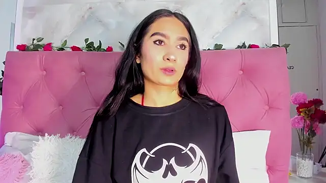 Nicolqueen_'s cam snapshot