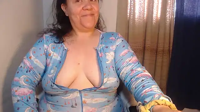 agathamiller01's cam snapshot