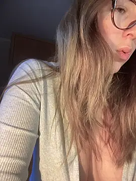 MommmyYummy's cam snapshot