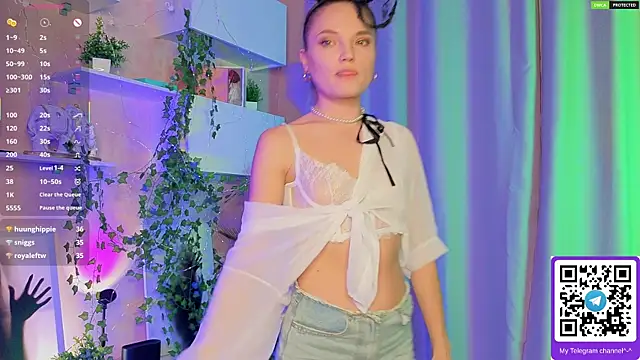 JulieLupo's cam snapshot