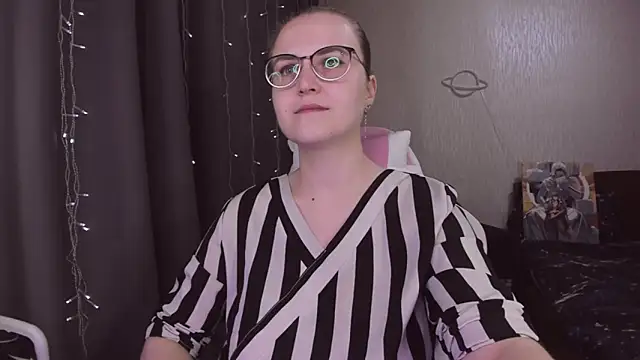 MissBrightShine's cam snapshot