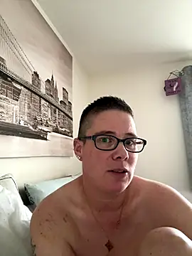 voluptuous-minx's cam snapshot