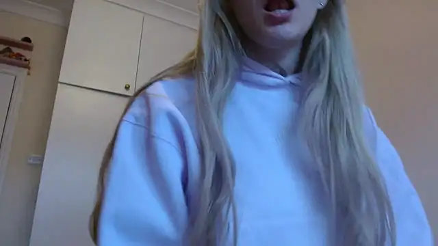 CherrysGotCakes's cam snapshot