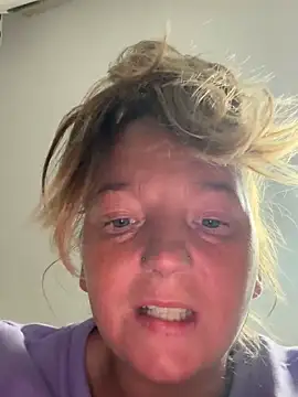 JustYourNormalCouple's cam snapshot