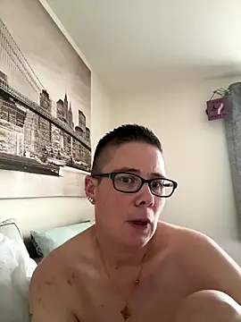 voluptuous-minx's cam snapshot