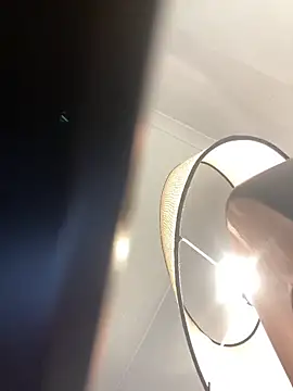 Bustyblondebabe32's cam snapshot