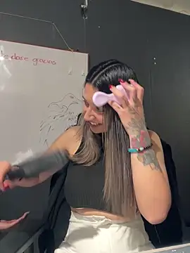 Isabella_Varella's cam snapshot