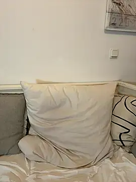 -Alisa's cam snapshot