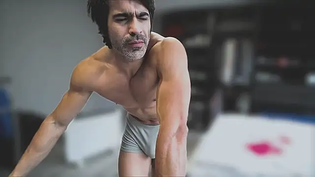 latinoo23bom live sex cam