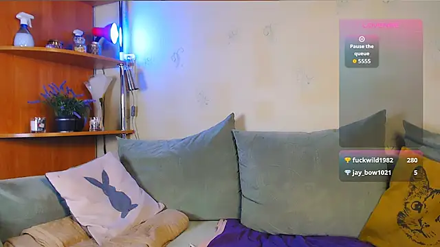 Caroline1995 live sex cam