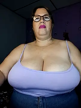 EllisW8's cam snapshot