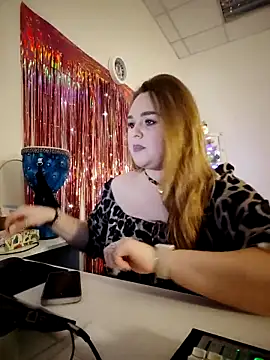 Juicy_PeachLux's cam snapshot