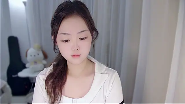 YUANYUAN-A live sex cam