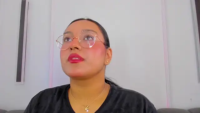 ellamontoya's cam snapshot