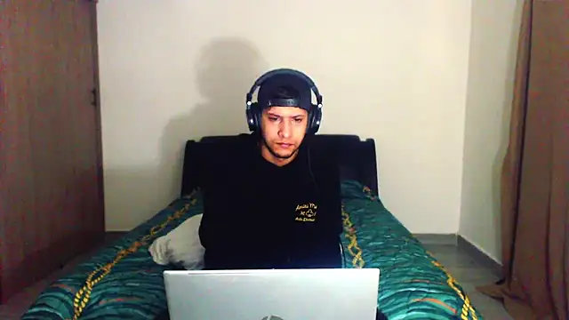 bladetrinityn's cam snapshot