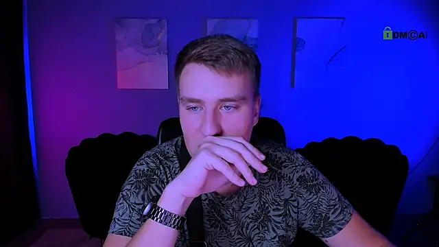 derek_hawk_'s cam snapshot