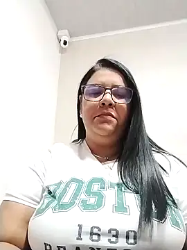 Carameloswing1 live sex cam