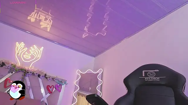 ZURY_TAY's cam snapshot