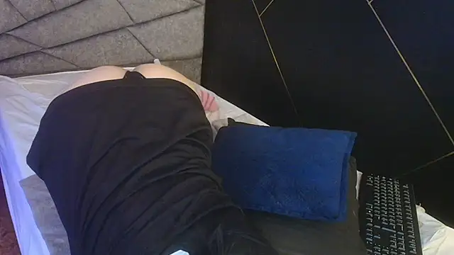 LiaMonroee_'s cam snapshot