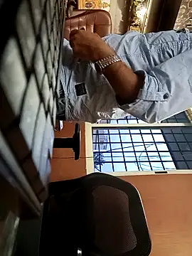 daddy_lip's cam snapshot