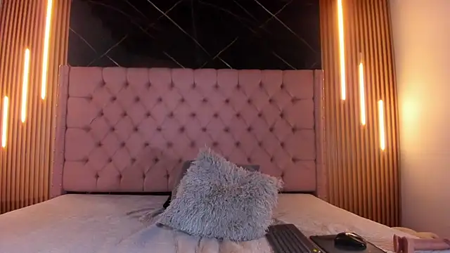 AinaPink's cam snapshot