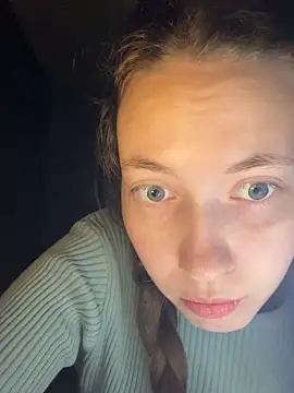 Holy_Poly's cam snapshot