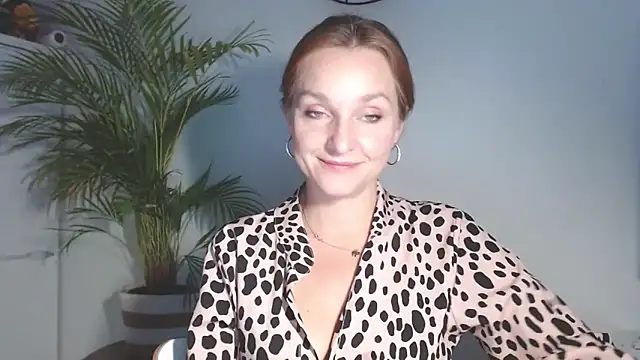 AliciaDesire's cam snapshot