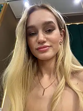 KristinaDane live sex cam