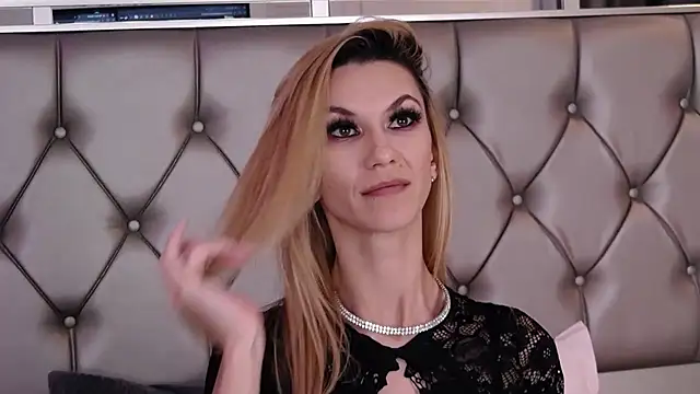 MayaHale's cam snapshot