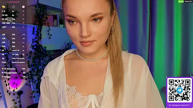 JulieLupo's cam snapshot