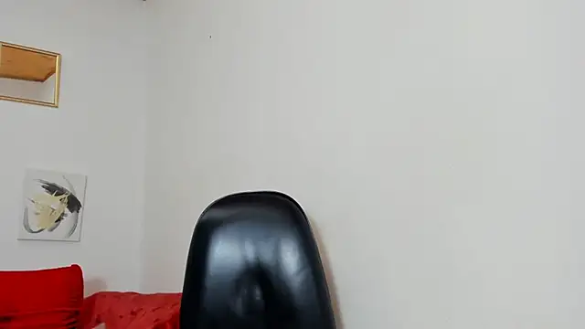 yasmin_goldenst's cam snapshot