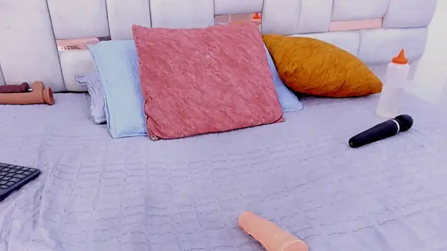 celeste_smmith_'s cam snapshot