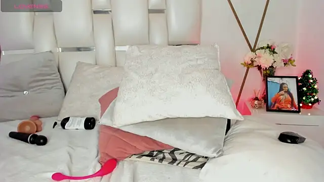 Venuswilds's cam snapshot