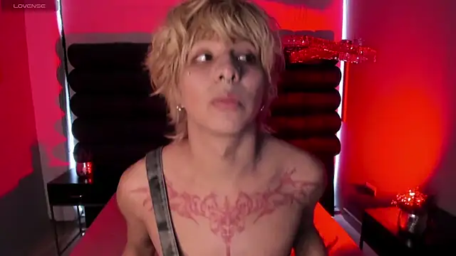 OliIverr22's cam snapshot