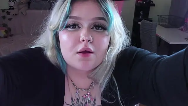 _CandyM1lky_'s cam snapshot