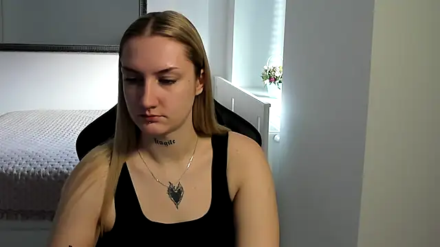 AlexaTease's cam snapshot